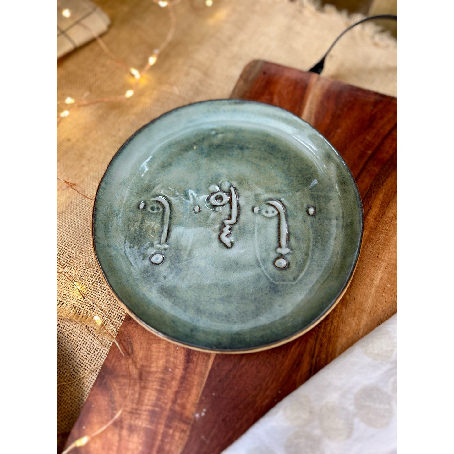 Round Plate with 3 Faces