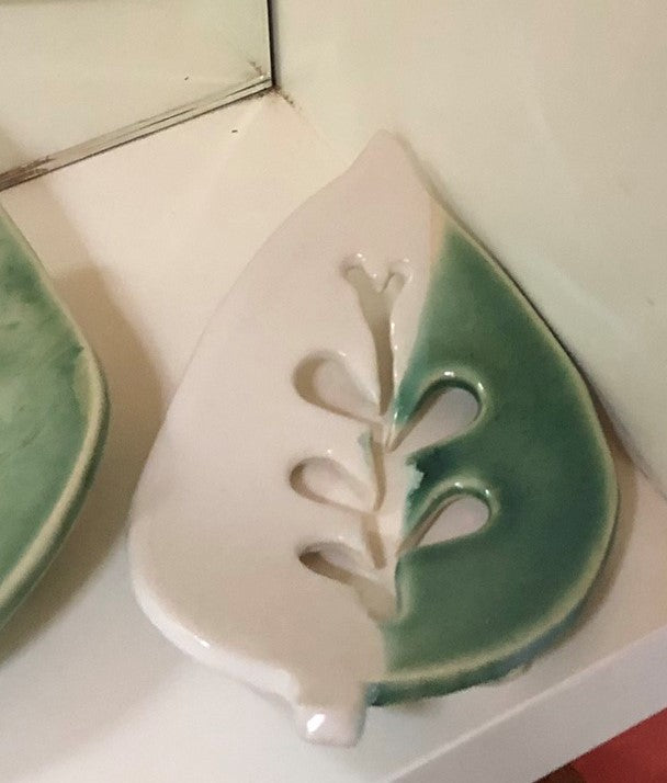 Green and White Soap Dish