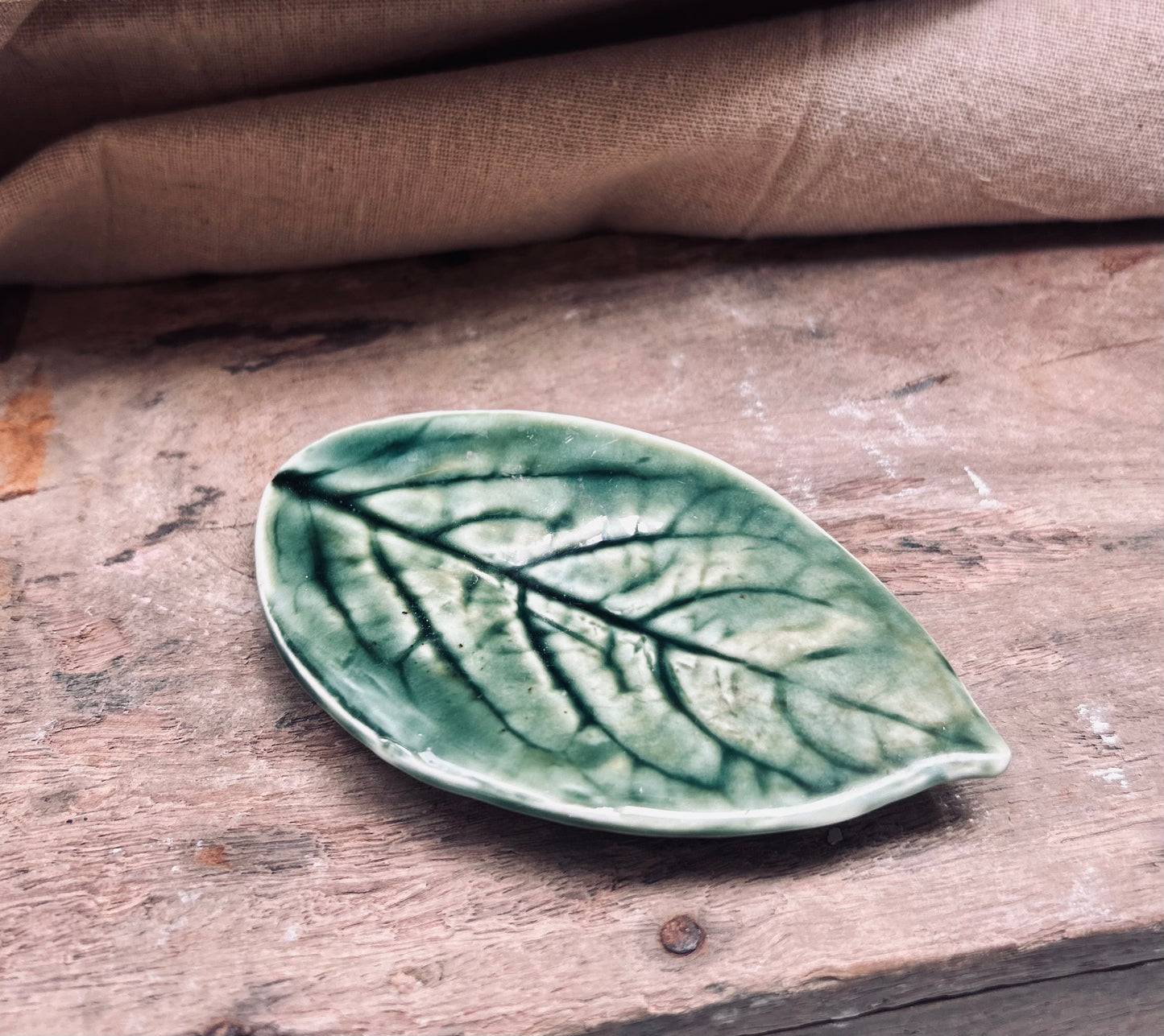 Soap Dish Dark Green Leaf with Feet
