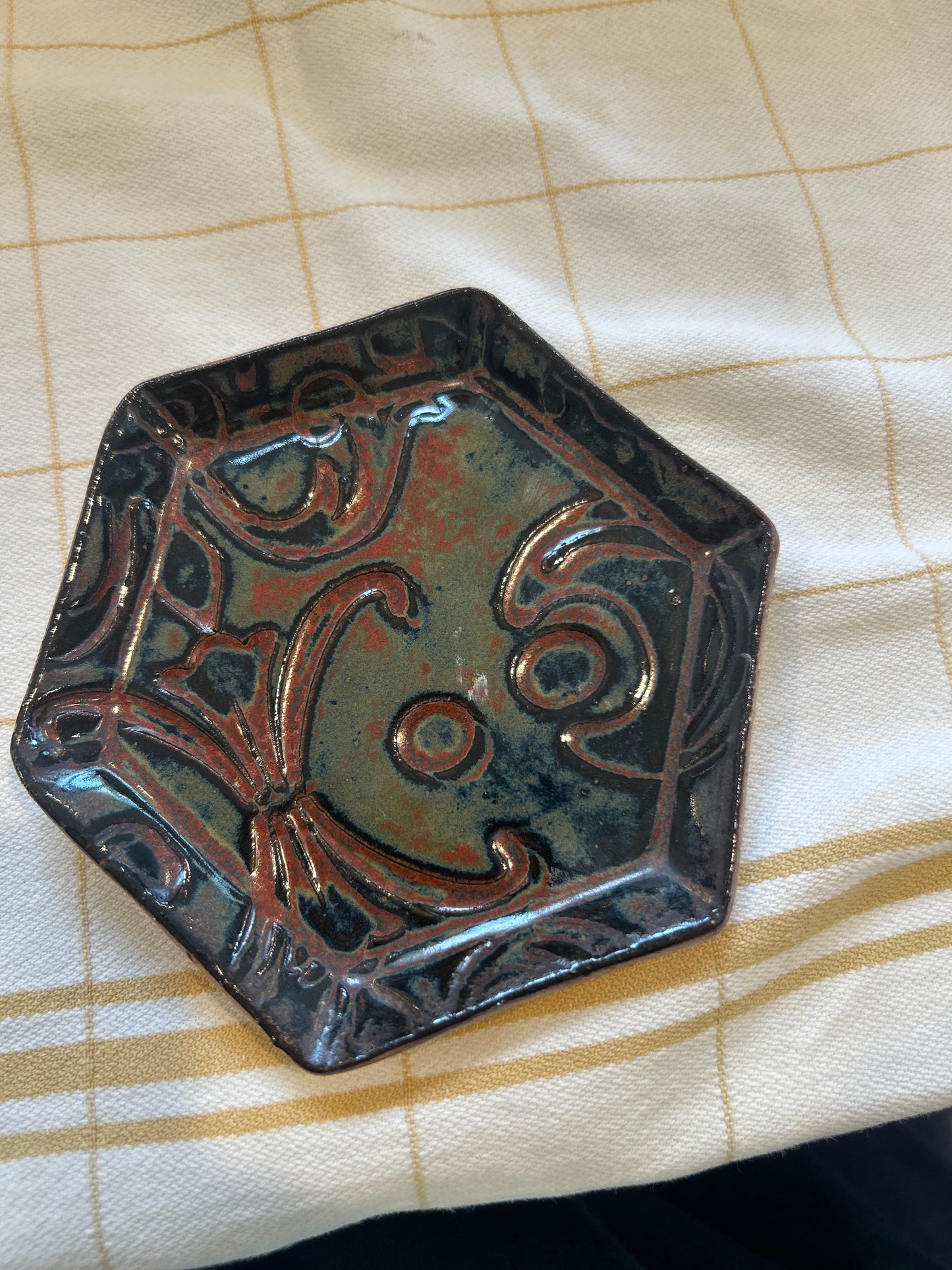 Textured Hexagon Small Plate